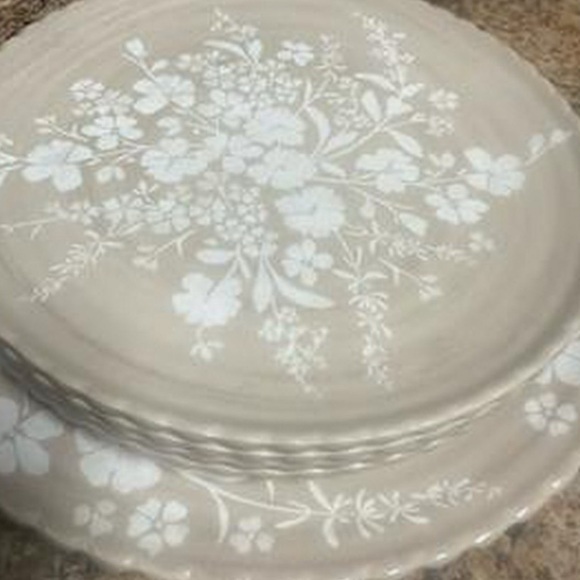 The Pioneer Woman  Melamine Floral Dinnerware Set - Brown and White - Picture 10 of 10